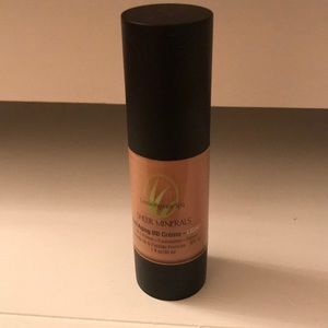 Lemongrass Sheer Minerals Anti-aging BB Cream